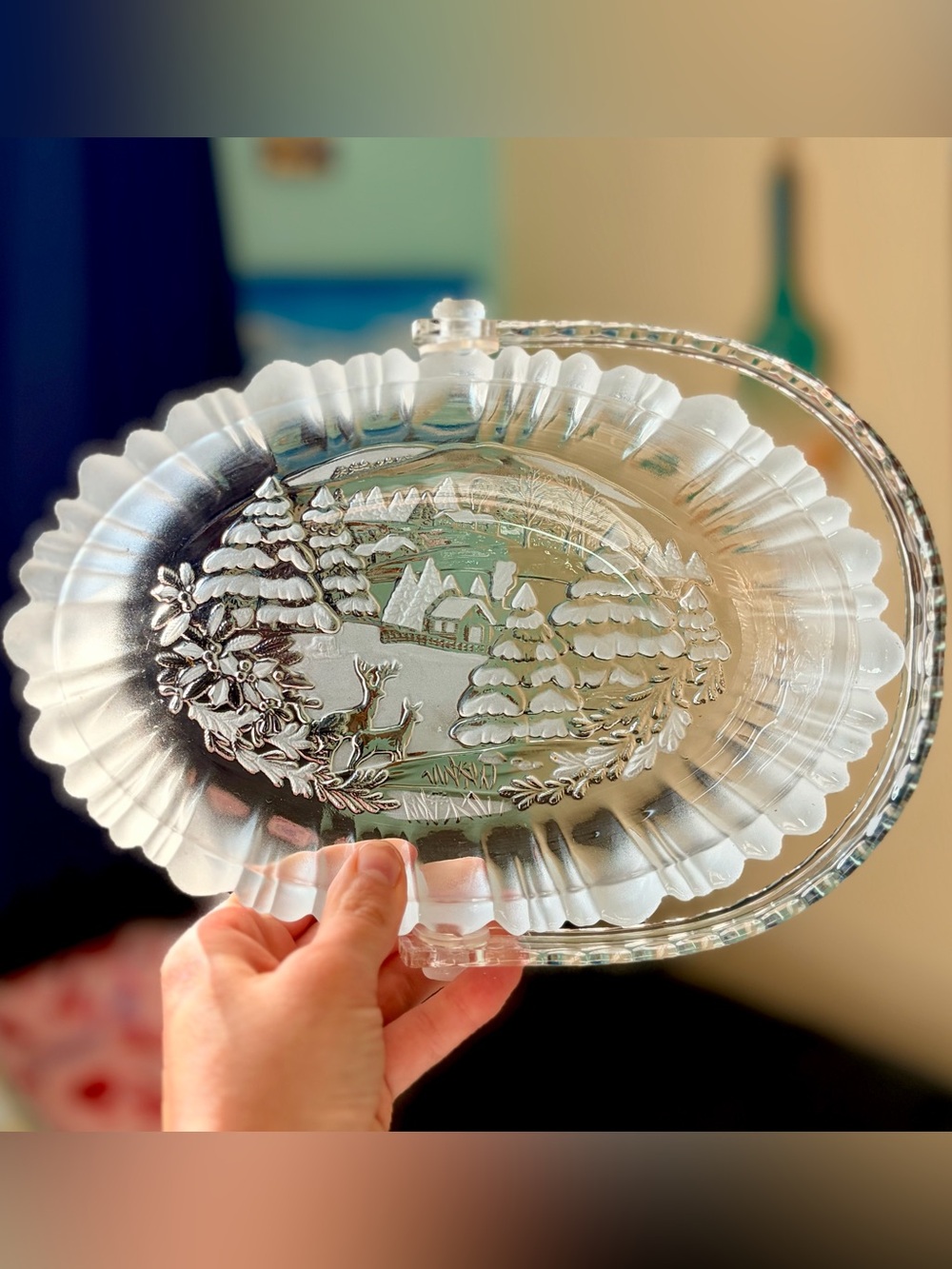Vintage Frosted + Clear Glass Holiday Scenic Basket Winter Design Cabin Deer
